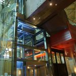Luxeuze liftschacht in het kruisherenhotel in het centrum van Maastricht